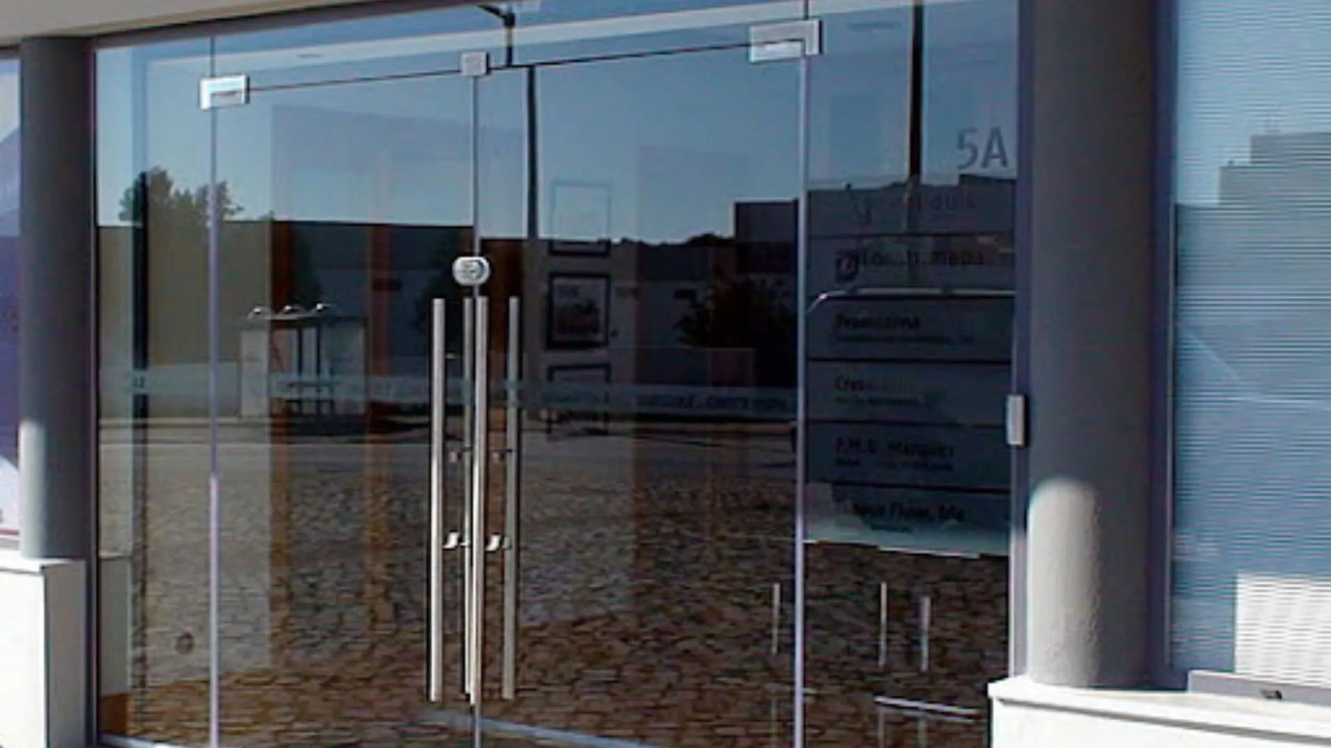 Instalação de Fechaduras em Portas de Vidro